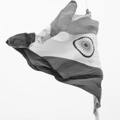 Image of Tilt White